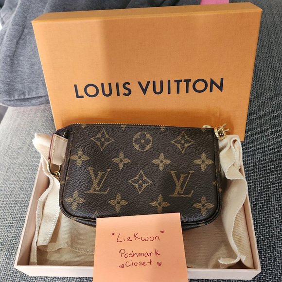 Authentic Louis Vuitton Mini Pochette Accessoires in Monogram Canvas - Picture 1 of 6